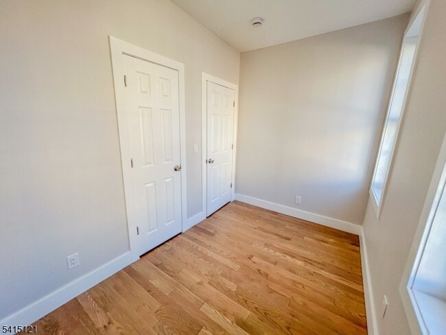 Building Photo - 424 Walnut St