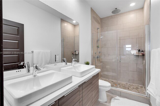 Building Photo - 15583 NW 91st Ct