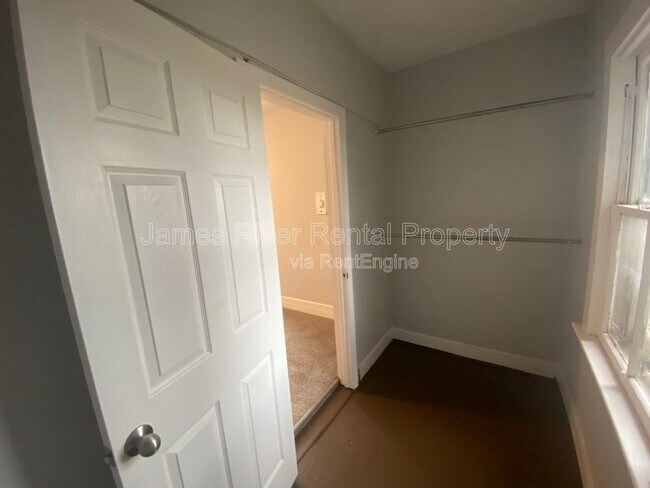 Building Photo - 1009 4th St