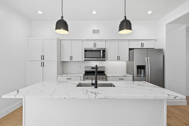 Building Photo - New Renovation - Sharpsburg