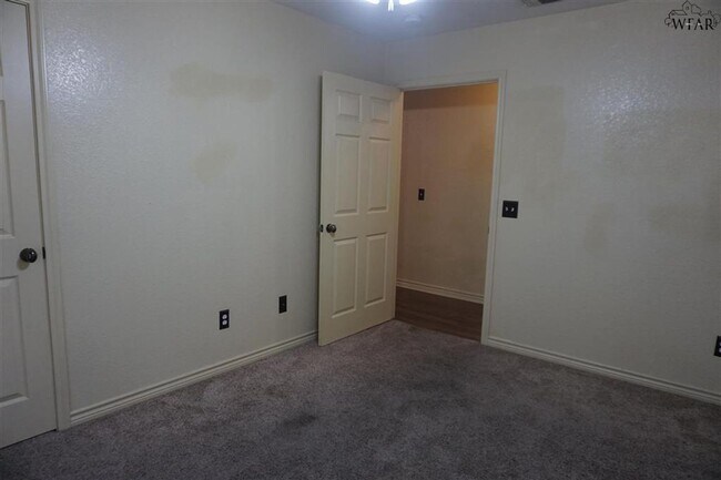 Building Photo - Red Bluff Terrace