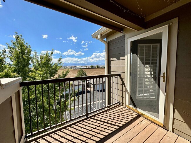 Building Photo - 2 Bedroom 2 Bathroom Top Floor Condo with ...