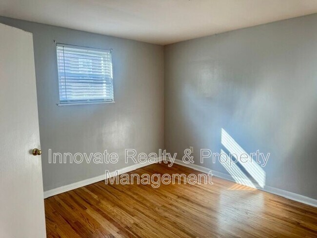 Building Photo - 9513 Hoff St