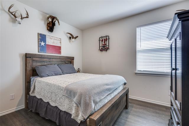 Building Photo - 900 Honey Maple St