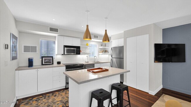 Building Photo - 7601 E 2nd St