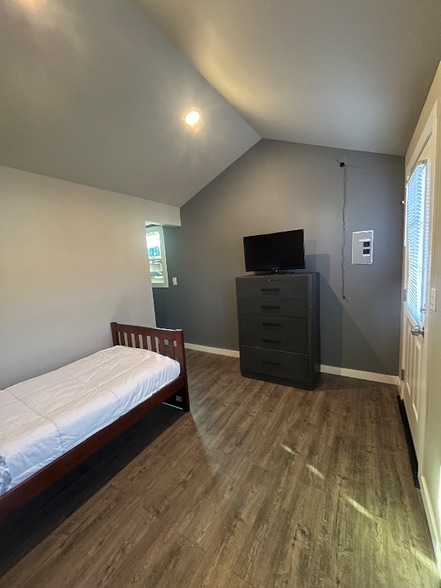 Building Photo - 1524 Hayes St