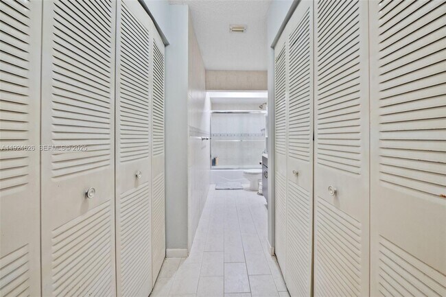 Building Photo - 11840 SW 80th St