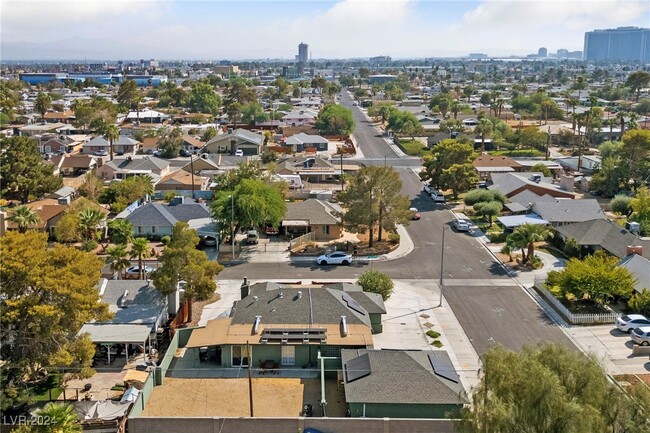 Building Photo - 1001 Griffith Ave