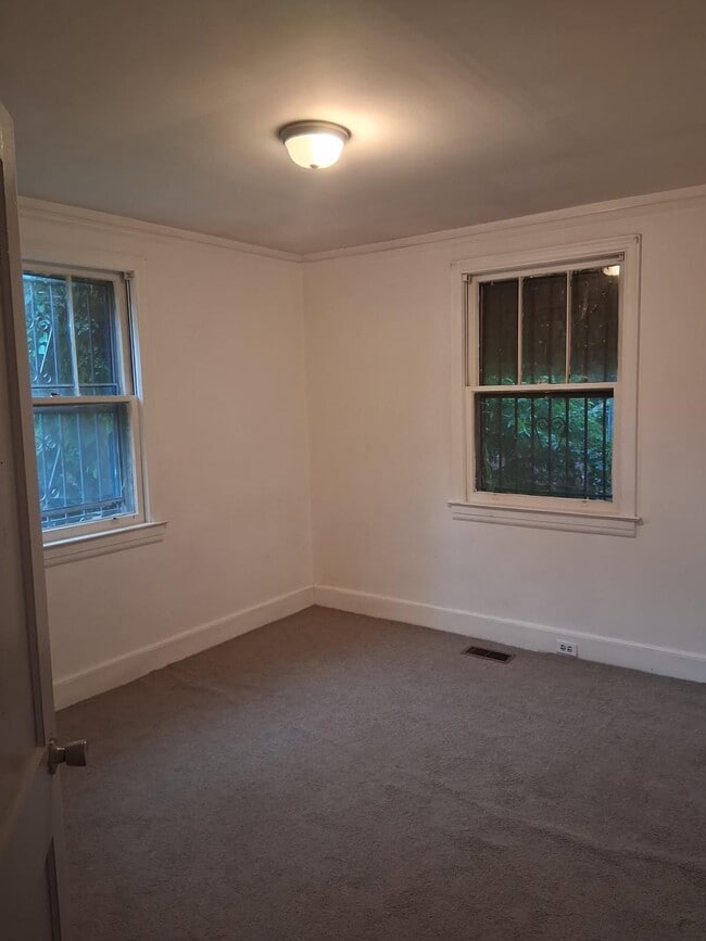 Building Photo - 121 Brookland Cir