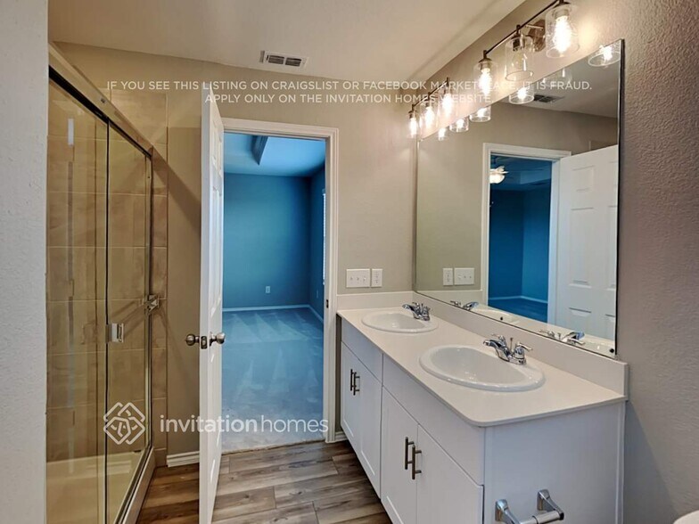 Building Photo - 1511 Greyleaf Ln