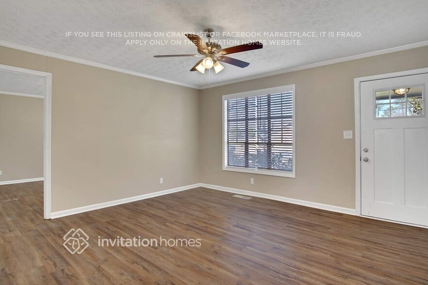 Building Photo - 521 Ivy Ln