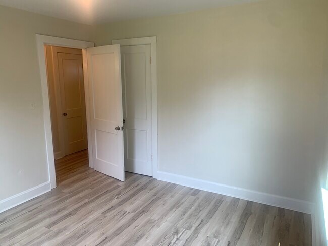 Building Photo - 432 E 20th St