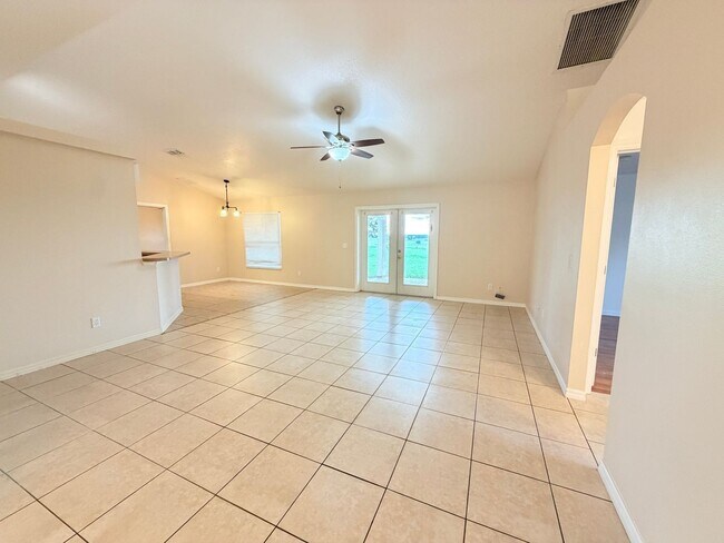 Building Photo - 10438 Vista Pines Loop
