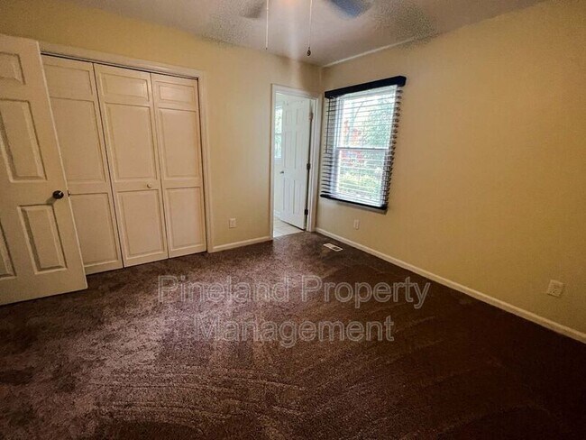 Building Photo - 544 Hilliard Dr