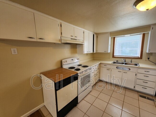 Building Photo - 1021 N Herald Rd