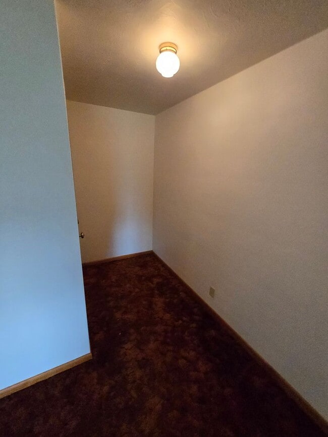 Building Photo - Pet Friendly 3 Bed / 2Bath Home with 2 Garages, Open Air Covered Storage, Large Open Yard, and more!