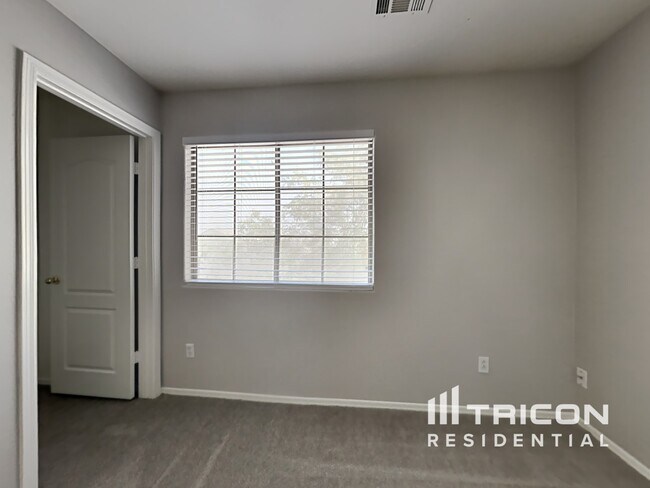 Building Photo - 8423 W Hamster Ln