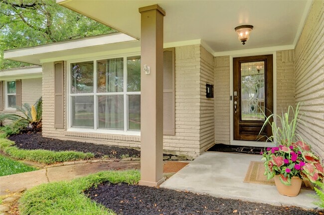 Building Photo - 10202 Raritan Dr