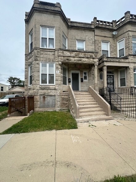 Primary Photo - 4240 W Gladys Ave