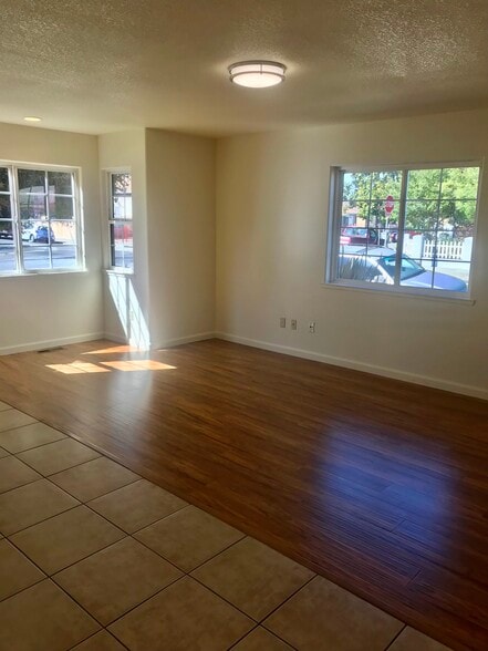 Building Photo - 1601 E San Fernando St