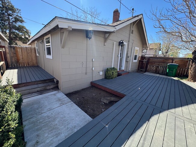 Building Photo - 2 bedroom, 1 bathroom home located in a desirable downtown Sparks  * Lesley Reilly Property *