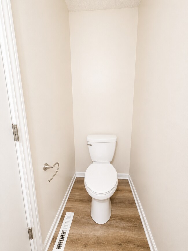 Building Photo - Spacious 3BR Duplex with Two Living Areas