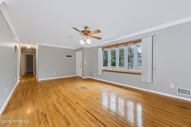 Building Photo - 1317 3rd Ave