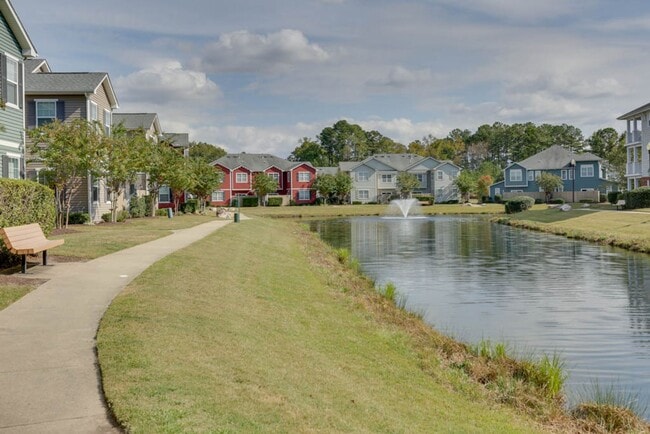 Building Photo - Discover this BEAUTIFUL 2-bedroom home in the sought-after Western Branch area!