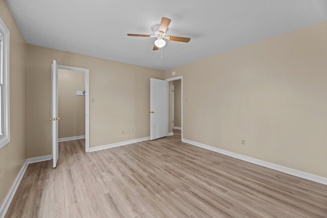 Building Photo - 21 Donnell Ave