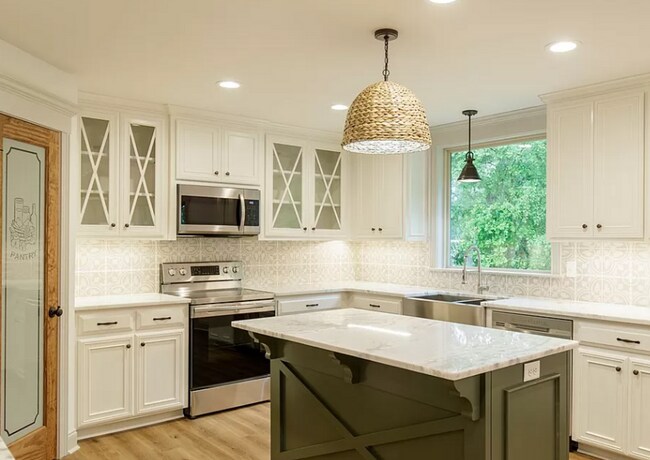 Building Photo - Charming 4-Bedroom Rental Home with Modern Upgrades in Northlake Subdivision, Valdosta, GA