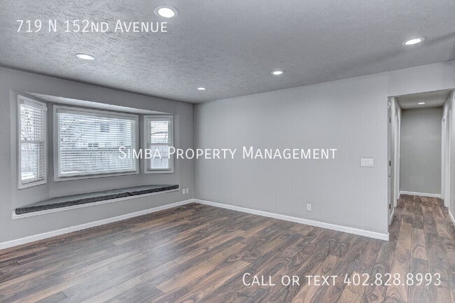 Building Photo - 719 N 152nd Ave