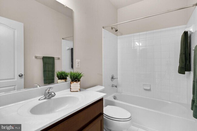 Building Photo - 22664 Amberjack Square