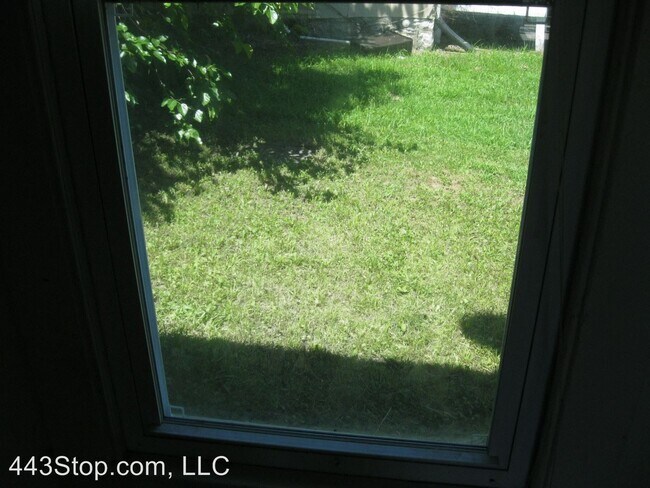 Building Photo - 3 br, 1 bath House - 809 North Garth St.