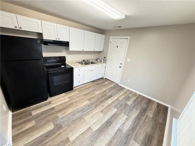 Building Photo - 241 Choate St