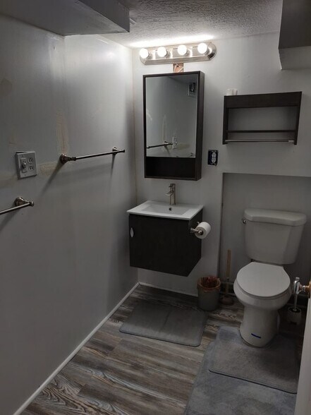 Building Photo - 5833 S 180 W