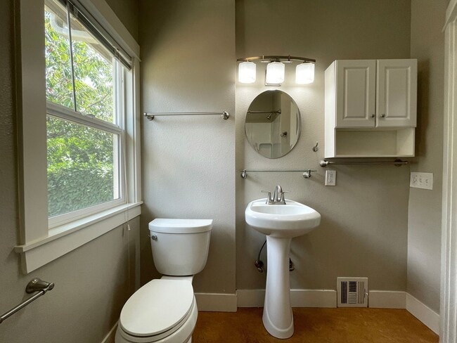 Building Photo - Charming Bungalow in Alberta Arts District...