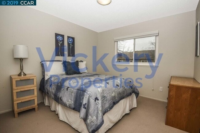 Building Photo - Beautiful 3 Bd/2.5 Ba, 1506 sf Concord tow...