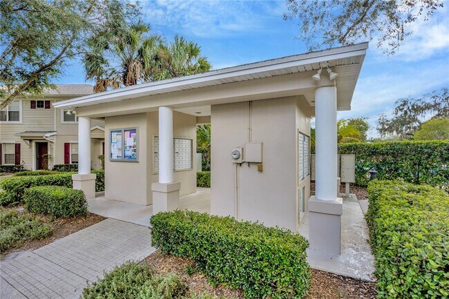Building Photo - 15780 Fishhawk Falls Dr