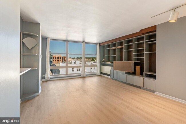 Building Photo - 1260 21st St NW