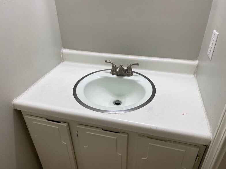 Building Photo - 289 Greenfield Dr