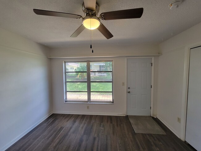 Building Photo - 2/2 Villa in Clearwater - 55+ Community