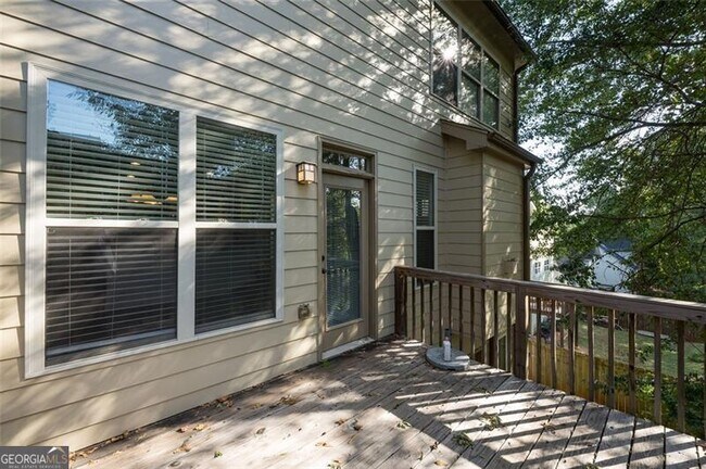 Building Photo - 2707 Silver Hill Terrace SE