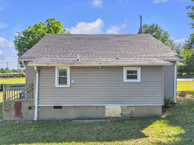 Building Photo - Cozy & Convenient 2BR, 1.5BA Greer Rental Near Downtown! $1,300/mo rent