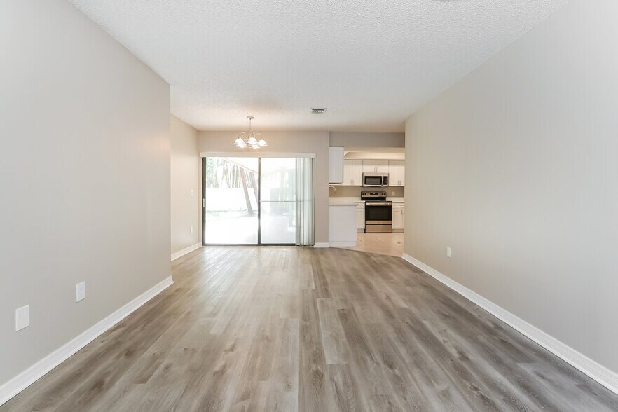 Building Photo - 12463 Sawgrass Ct