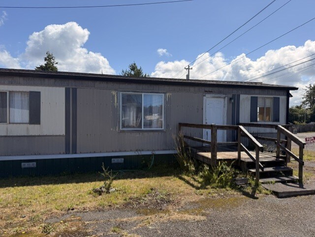 Building Photo - 110 W Veterans Ave