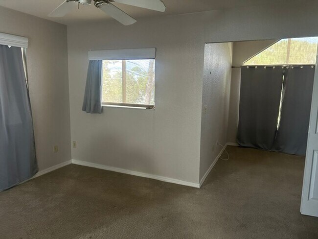Building Photo - Luxury living with an Intracoastal view and direct access to dock, marina and lift