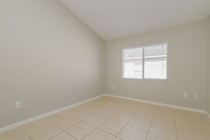 Building Photo - 3123 Summer House Dr