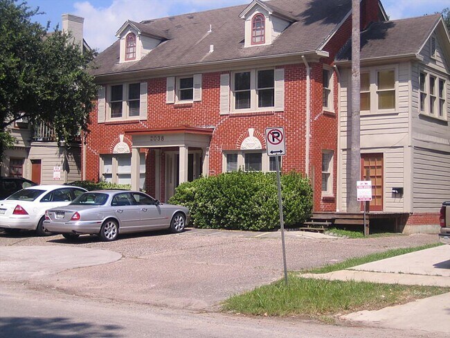 Primary Photo - 2038 Lexington St