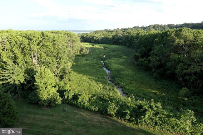 Building Photo - 6631 Wakefield Dr