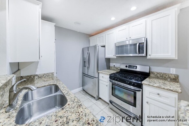 Building Photo - 1 br, 1 bath Condo - 2323 Huntington Stree...